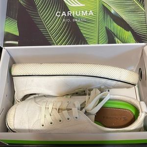 OCA Cariuma sneakers